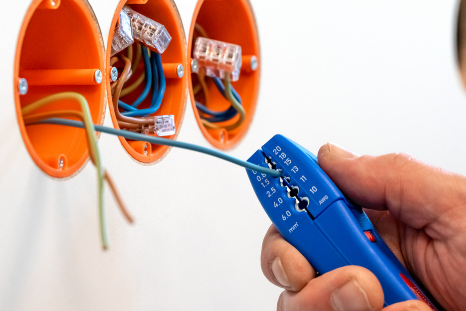 cutit dezizolat cablu nr. s 4-28 multi | cu functie integrata de dezizolare, interval de lucru 4 - 28 mm o - imagine 7