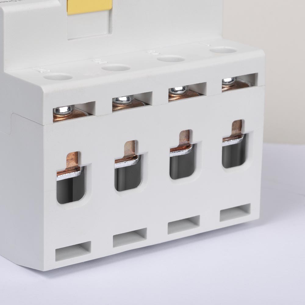Intrerupator Auto Diferential 32A 4P - 3 | YEO