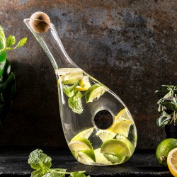 Cadouri Barbati, Carafa decantor de vin (sau pentru bautura preferata) TWISTED -7, dioda.ro