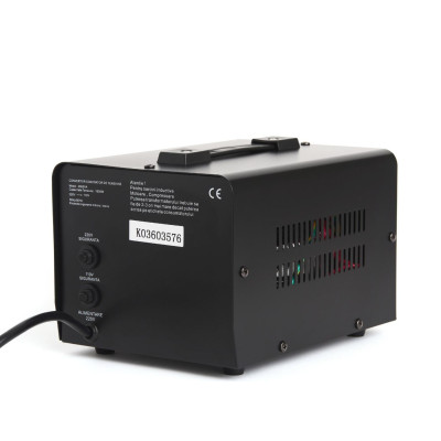 Transformator 220-110V AC Putere:2000VA 3 prize iesire