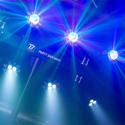 set 8 par-uri 12x1w rgbw + trepied si huse transport