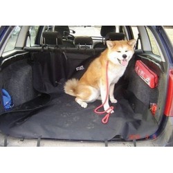 Pătură pentru câine COMPASS 27956 în portbagajul unei mașini
