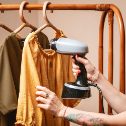 steamer tesaturi 1200w max 1800w camry