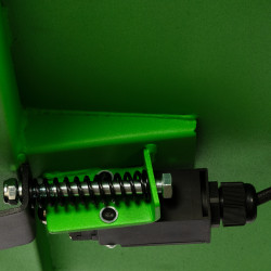 tocator crengi micul fermier, motor benzina 18cp, diametru maxim de taiere o120mm, cu carlig de remorcare, pentru brichete