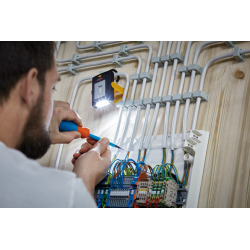 lanterna de lucru led brennenstuhl 4+3 smd led, 200 lumeni, rotire 360  , autonomie 24 ore,