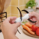 tocator cecotec chopbeat 1500 titanblack, 600w, 1.5 l, lame titan, vas inox, 2 viteze