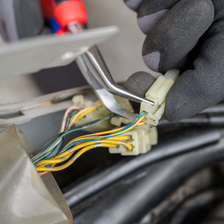 Clește plat-rotund cu tăiș