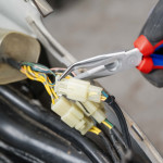 Clește plat-rotund cu tăiș