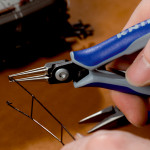 Clește de apucare de precizie pentru sisteme electronice