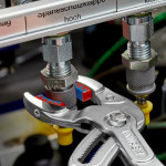 Cleşte pentru sifon şi conectori