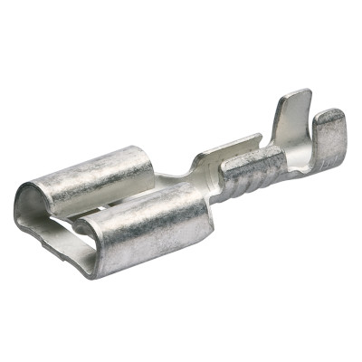conector cu fişă