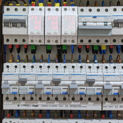 
                
    releu de protectie tensiune si control al curentului, zubr, monofazat, mf2-40
            