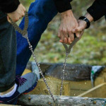 Ferăstrău portabil cu lanț de buzunar Hoggs – 11 lame, paracord, ultra ușor Dimensiune: 60 cm Greutate: 150 g hoggs