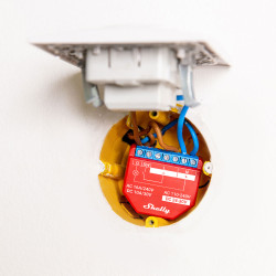 releu inteligent shelly plus 1pm - 1canal cu contor de energie, wifi, control aplicatie, compatibil amazon alexa, google assista