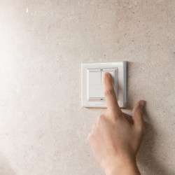 comutator de perete shelly blu wall switch 4 + rama gira merten