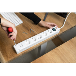 prelungitor brennenstuhl bremounta 5 prize, 2 x usb-c, 3m, buton on off, prindere in suruburi , alb