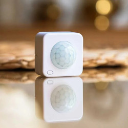 shelly blu motion zb - senzor de miscare si lumina inteligent, protocol zigbee 3.0, autonomie de pana la 5 ani, compatibi