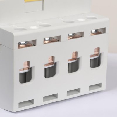 Intrerupatoare automate modulare, Intrerupator Auto Diferential 25A 4P -3, dioda.ro