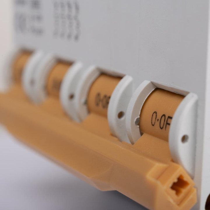 Intrerupatoare automate modulare, Intrerupator Automat 20A Tetrapolar -3, dioda.ro