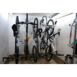 Casa Gradina, Prindere pe perete pentru biciclete -3, dioda.ro