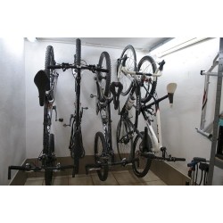 Casa Gradina, Prindere pe perete pentru biciclete -9, dioda.ro